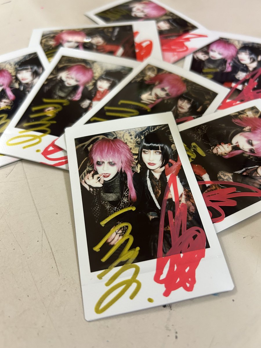 【コラボチェキ情報】

昨年開催した " 血湧き肉躍る " にて販売したコラボチェキですが、本日物販にて販売しております。

1枚 ¥2,000 (限定8枚)