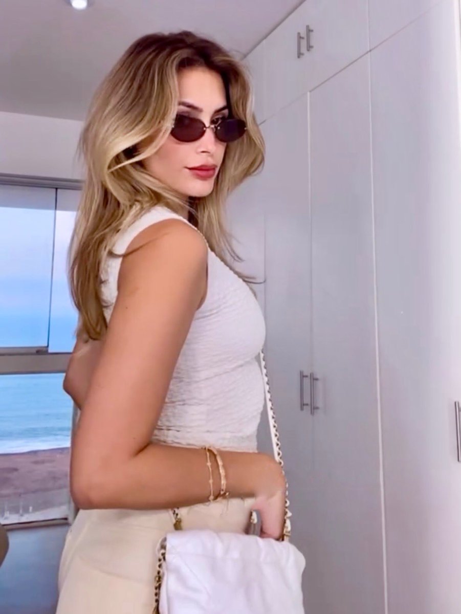 Lo luminosa que eres Mile traspasa la pantalla, tu luz nos llega a todos los que te vemos... porque no solo eres bonita por fuera (que eso es recontra obvio) sino que tienes una alma bonita, pura y maravillosa...