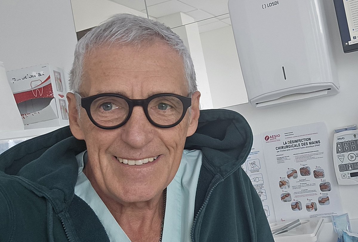 Phil_Saurel's tweet image. Une très belle année de santé et de bonheur à tous les soignants  et patients de #RochSante @AesioSante
Aux représentants du personnel et à la direction
#Centre #Dentaire #Mutualiste
#Montpellier