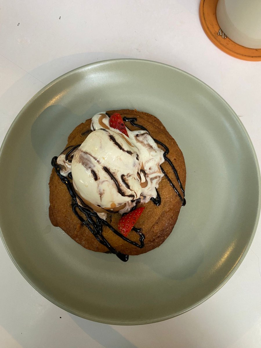 dakotaAAaA tweet media