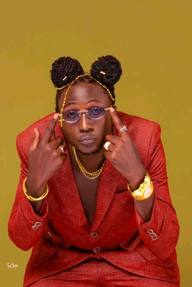 CELEBRITY NEWS 256 tweet media