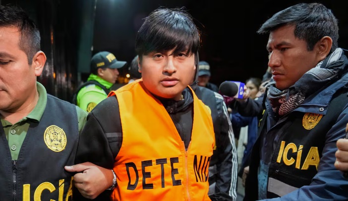 Tiene que ser ley nacional que los extranjeros paguen por los servicios de salud y educación. Además deberían expulsar a todos aquellos que ingresaron con antecedentes penales. Migraciones debe buscar los historiales de cada uno de los que entraron en el país en la era Kuka