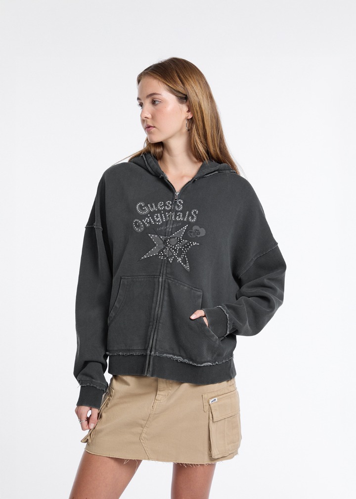 Kpopidol_closet's tweet image. [ 260101 베이비몬스터 파리타 옷, 패션 정보 ] 

🖤파리타
• 브랜드: 게스 (GUESS)
• 제품 (상의): 여성 GO 스타 81 핫픽스 긴팔 후드집업_DARK GREY

➡️guesskorea.com/product/%EC%97…

#파리타 #Pharita #베이비몬스터 #Babymonster