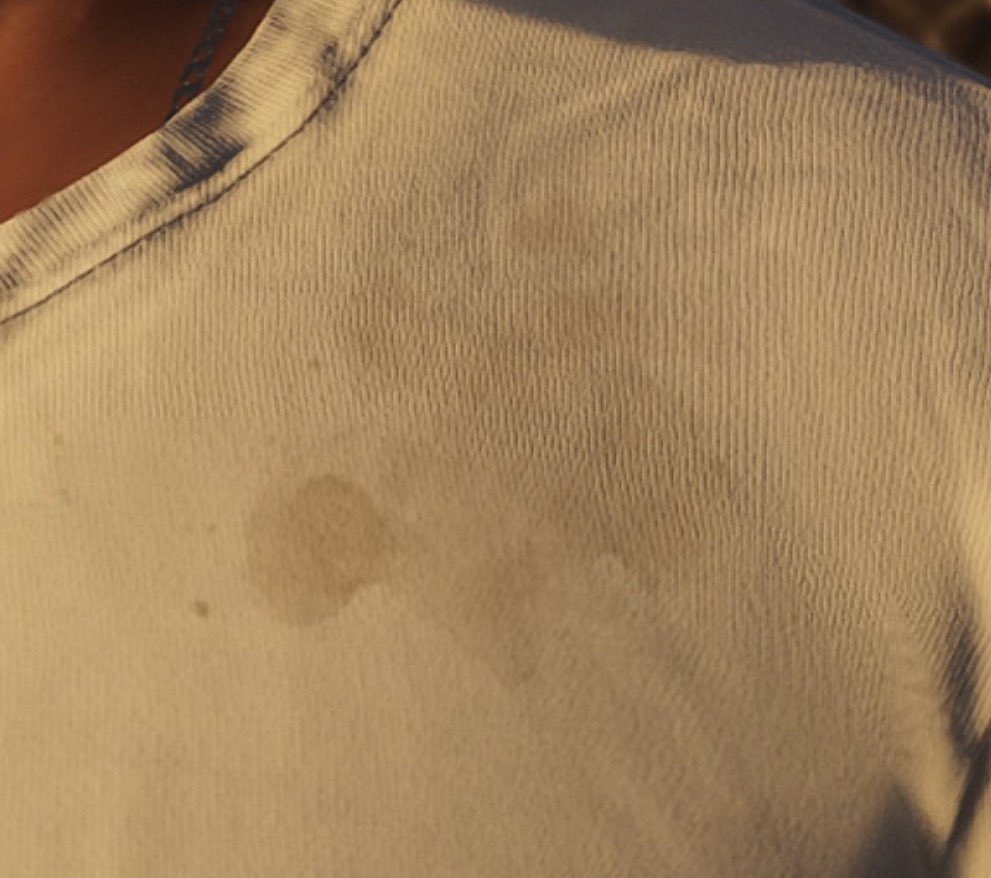 gex_xp's tweet image. احدهم لاحظ وسخ على ملابس جيسون من عرض GTA 6 لا تقولي لازم تغسل ملابسك بشكل دوري اذا طولت وانت لابسها !؟ 

في ريد ديد كان هالشي موجود حتى الناس تضايق من ريحتك ويسبونك بس هنا شكله بيكون اعمق ! 

تبون الصدق ماودي تكون موجودة 😅