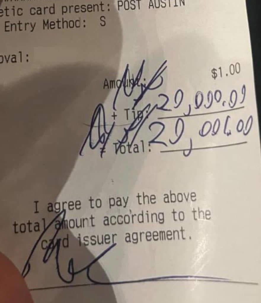 Indie5051's tweet image. Cuando el  cantate Post Malone fue a un bar en Houston, Texas y consumió $1.00

A pesar de ello, le dejó una propina de $20,000 dólares a la empleada que lo atendió, quien tiene 2 trabajos y tuvo que dejar cuidando a su hija durante las fiestas navideñas para cumplir con su…