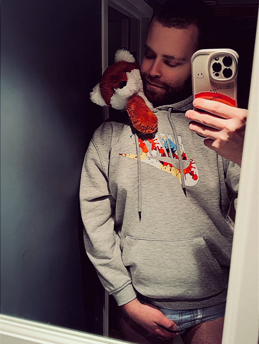 MaxenceLittle's tweet image. Tired after a long day but never tired enough to cuddle the fox 😴🦊❤️
#abdl #abdlboy #diaperboy #diaperlover #ageplay #abdlgay
