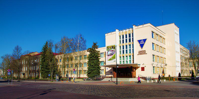 Зноў памянялі правілы прыёму ў ВНУ Беларусі. Лукашэнка падпісаў указ “Аб удасканаленні ўступнай кампаніі“...

shorturl.at/TwF3L