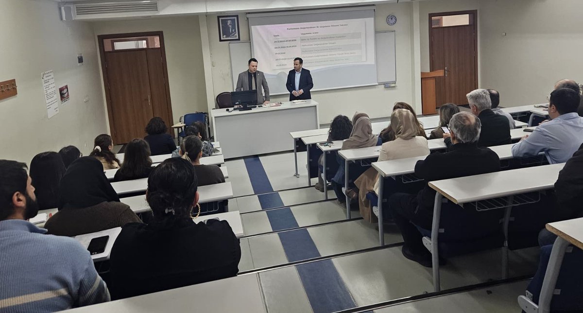 6 Ocak 2025’te akademik ve idari personelin katılımıyla Performans Yönetim Sistemi Bilgilendirme Toplantısı yapıldı. Dekan Yardımcımız Doç. Dr. Seçkin Engin ve Fakülte Sekreteri Kemal Yolcu, sistemin amacı, kapsamı ve işleyişi hakkında bilgi verdi.