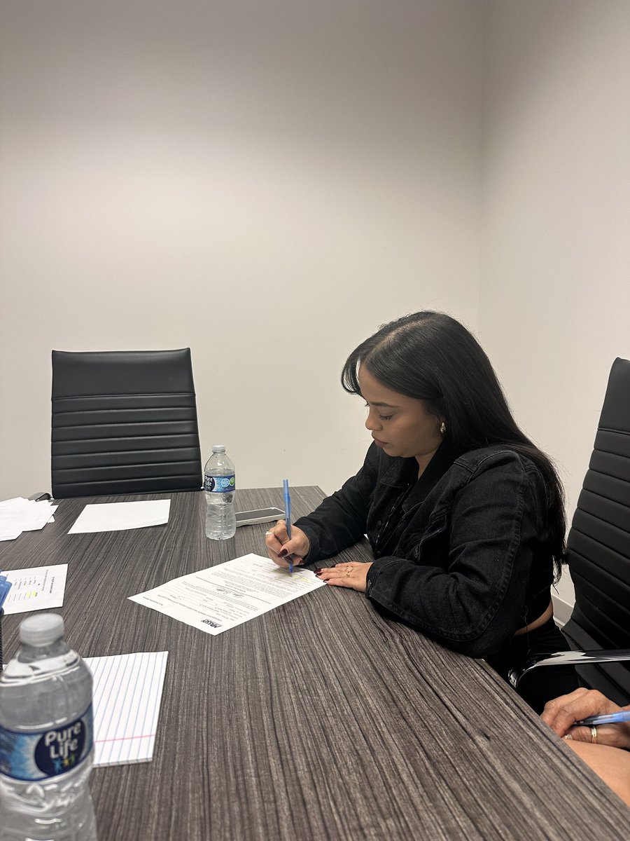 CesarEstevez12's tweet photo. My daughter is a first time home buyer! If she is happy, I’m happier! Good luck with your new DR Horton home.  Who’s ready to start the year with a new home? #cesarsellstampa #drhorton #closing #firsttimehomebuyer #daughter #daltonwade https://t.co/JXY3iY7j8u