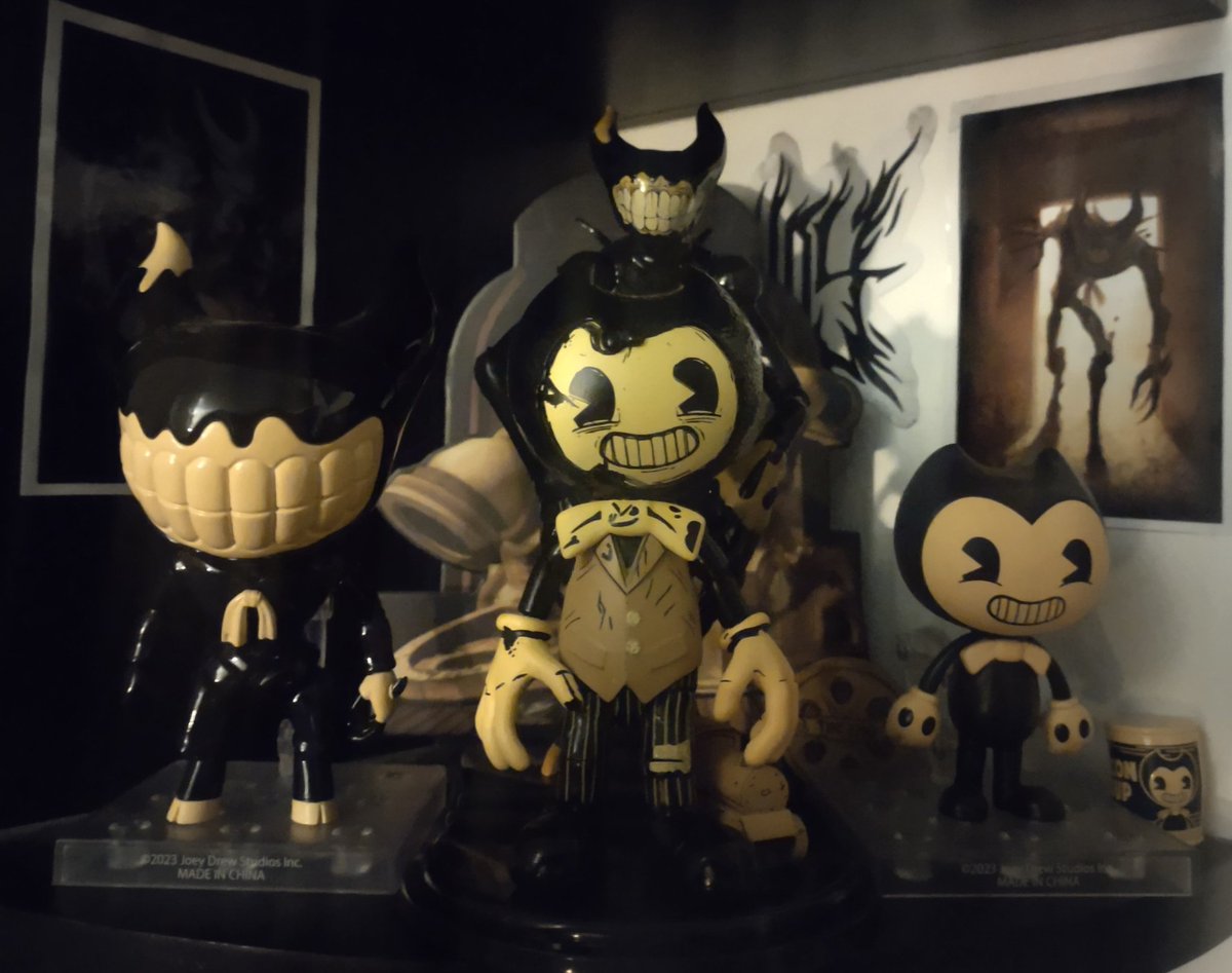 InkBendyCat's tweet photo. My BENDY INK DEMON corner shelf.
#BENDY #BATIM #BATDR #BATIF https://t.co/AGdQmtxN9Y