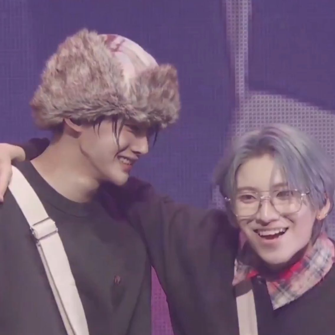 04_gyuma's tweet image. 근데 jo도 ym 볼 때 만만치 않게 예쁜 눈으로 봄