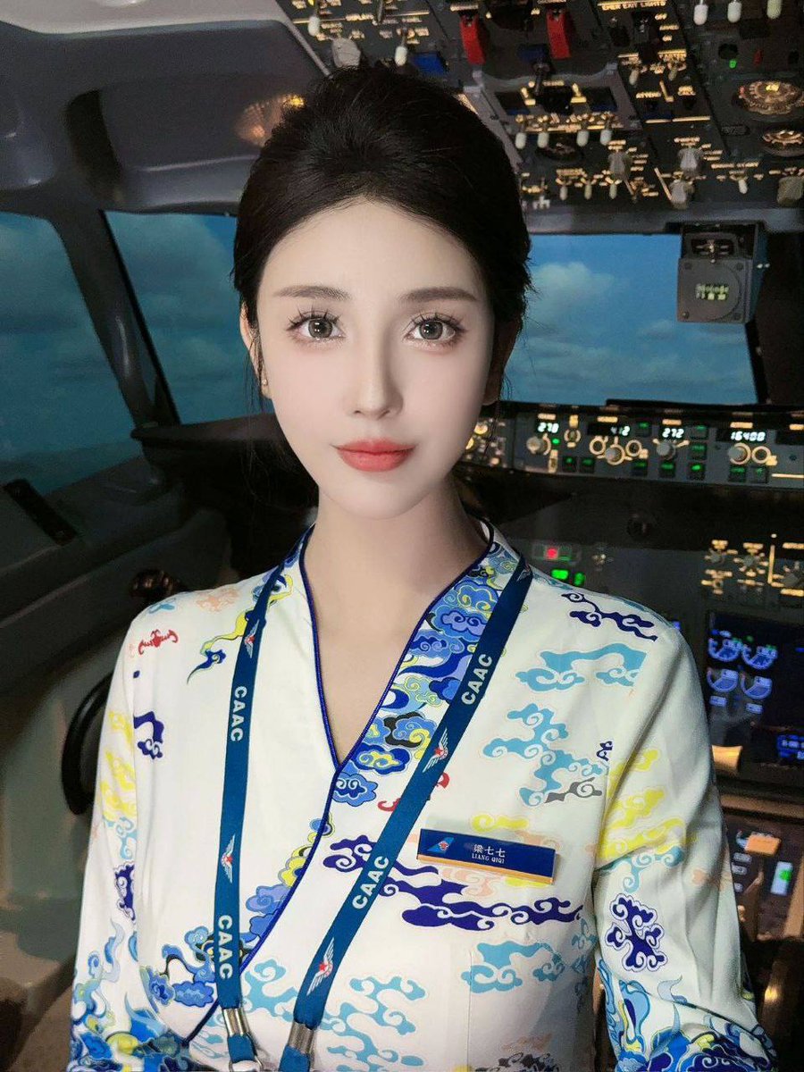 kuldip19571's tweet photo. #重庆 翱翔云端，优雅微笑，开启蓝天之旅。 #航空梦 #优雅空姐 https://t.co/gmhghroULr