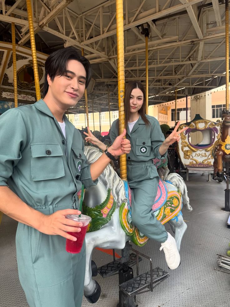 Navilleraaaa_'s tweet photo. Habis nonton The Dark Dice seru banget, tpi butuh banget S2 nya😭 apaan bgt endingnya begitu, Aom ku🥹 Chemistry Gem Prim jg bagus bgt plisss, meskipun series ini gk ada romace nya, tpi ttp bikin baper😫
#TheDarkDiceSeries #Gemini #Primily #Gemprim #GMMTV https://t.co/nnWFzyV6Xk