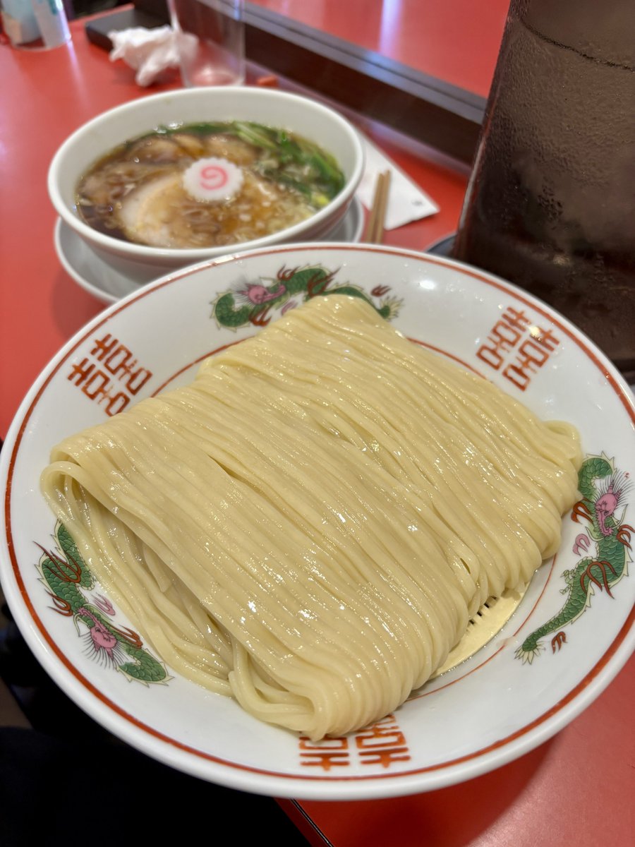 ka_menma06's tweet photo. カドヤ食堂🍜

つけそばの麺は相変わらず飲み物で美味しいけど全体的に中華そばが美味しすぎた！！！あと水がうまい！ https://t.co/EABiMYT7JC