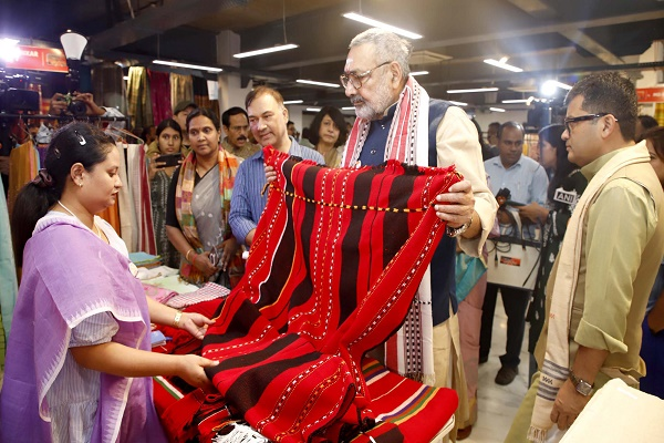 InvGurInd's tweet image. National Textiles Ministers` conference in Guwahati to position India as global hub

investmentguruindia.com/newsdetail/nat…

 #India #Industry #TextilesSector #Guwahati @girirajsinghbjp @himantabiswa @PmargheritaBJP @TexMinIndia  #Investmentguruindia