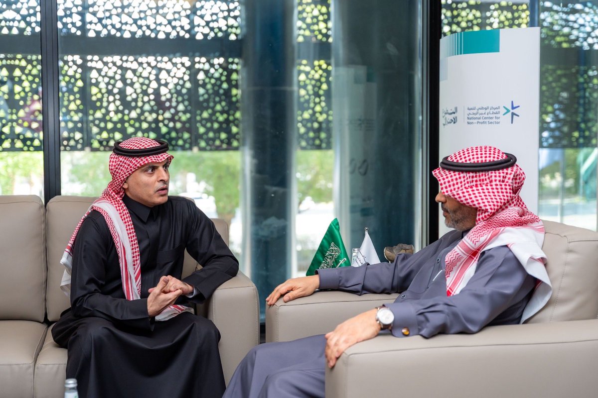 Dr_AlAhmariAA's tweet photo. تشرفتُ بالمشاركة في مبادرة «التطوع الاحترافي» المقدمة من المركز الوطني لتنمية القطاع غير الربحي، لإثراء خبرات رواد الأعمال وتعزيز المعرفة بالممارسات المؤثرة في التخطيط والتطوير. https://t.co/uP6jcrG8iw