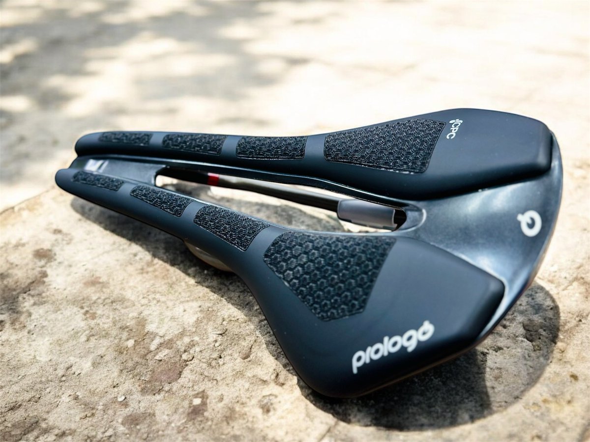 ManyS_cycle's tweet image. #Prologo の人気モデル #NagoR4

#CPC のグリップ付きモデルが入荷しました。パワーを余さずペダルへと伝達させるためのグリップで、衝撃吸収の役割も兼ねています。

3枚目CPC拡大写真は、集合体恐怖症の方はご注意ください😅