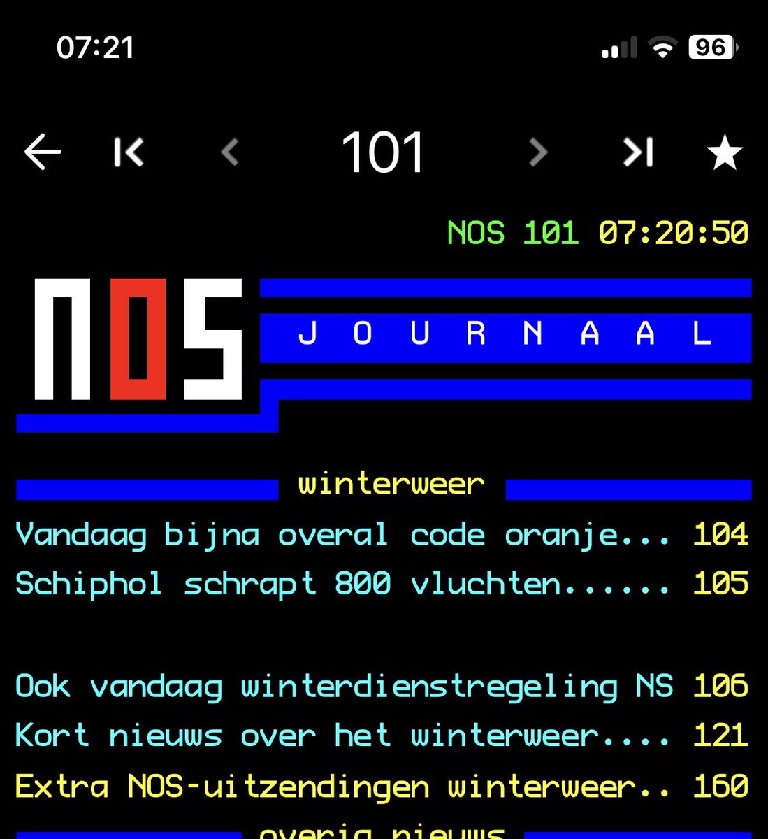 Overdrijven we nu niet een beetje? Man, man, wat #sneeuw en extra journaals. Omdat het kennelijk heel bijzonder is dat we ons moeten aanpassen aan de omstandigheden. Dit geeft aan dat er bij de media best wat wegbezuinigd kan worden. #weer #NS #NOS #Journaal #codeoranje