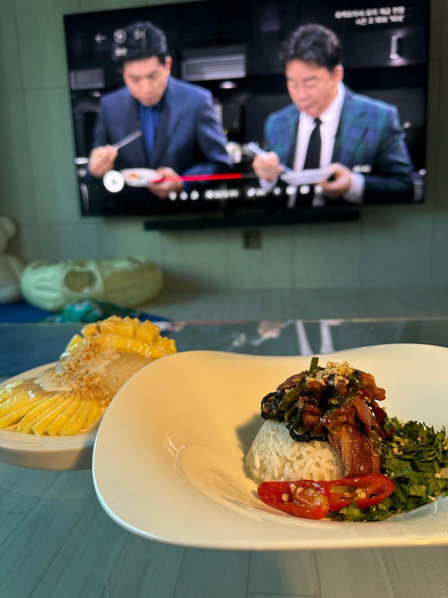 𝟐𝟐. tweet media