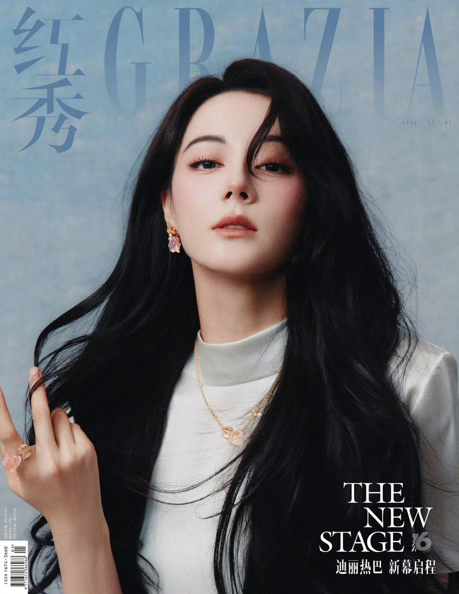 dramapotatoe's tweet photo. #Dilraba takes the cover of Grazia China 

Full spread - https://t.co/oSlPtnT9tK

#dilireba https://t.co/z9PLIe8QrX