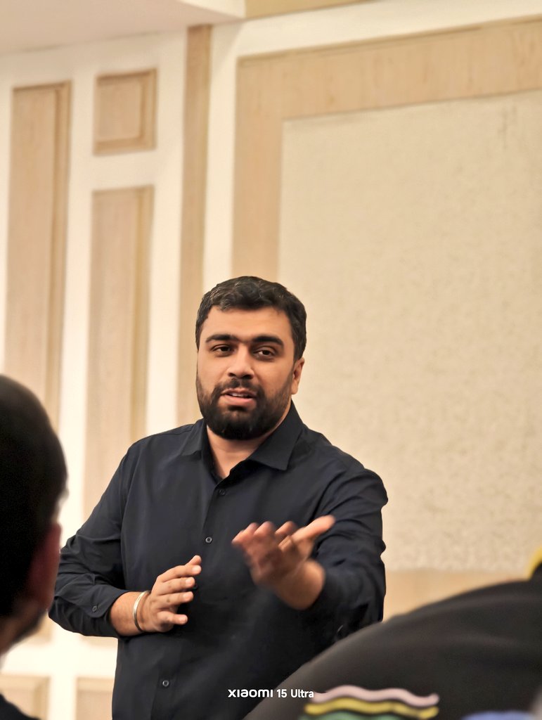imDineshPaasala's tweet photo. Had an discussion about the problems & improvements & bring new products with this Xiaomi Masters π₯
#Redminote15 #Redmipad2pro
#Fasterstronger #simplybetter @RedmiIndia @Xiaomi @XiaomiIndia @XiaomiHyperOS @xfcchennai https://t.co/8Ld1EbzEZe