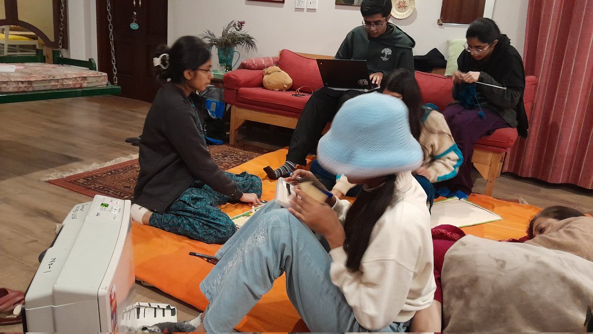 Shireen Kunj, Abbottabad...
7th Jan. 
Dear All....enjoying the sun over me. It's a luxury Lahore does not give me this time of the year.
All day I knit, read, walk , think. 
Meanwhile, Our grand daughters ...Baba Ki Paryaan followed us too.