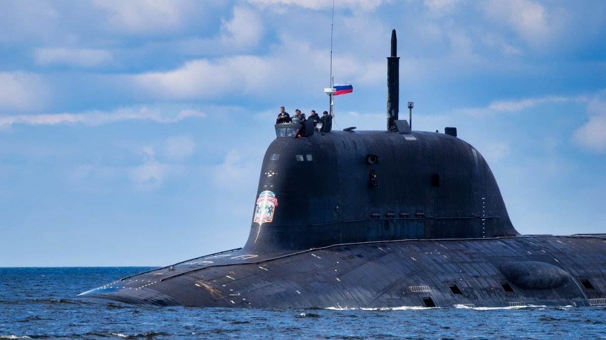 AlexJamesReport's tweet image. 🇺🇸🇷🇺 BREAKING: Empty oil tanker might not be so empty after all...

Russia has sent a submarine after the Oil tanker that evaded US forces as it heads towards Russia.

Fresh reporting from The Wall Street Journal reveals Russia has deployed a submarine alongside other naval…