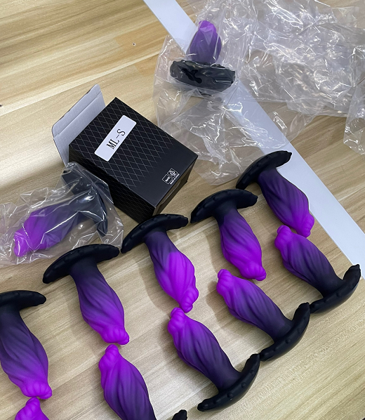 Jurgen_888's tweet photo. 💋All purple sex plug💜💜💜 https://t.co/iBExLtnAgT