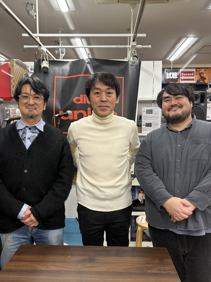 ㊗️本日発売日 スカート『スペシャル』

待ってました〜のアナログ盤がリリース🎉

先日のイエママのインストアの際に頂きました😊ありがとうございました！

流れるコメントPOPをご堪能ください✨

お取置き承ります
diskunion.net/portal/ct/deta…

先日のすてきな3ショットもご覧くださいませ♪