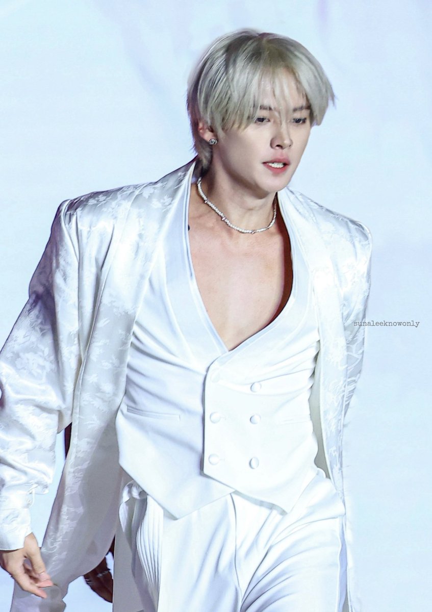 userlinoring's tweet image. HOW WAS THIS EVEN REAL …my celestial nymphknow ….