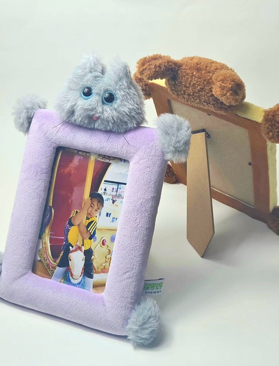 갈푸 멍멍따 액자와
회색 냥냥따 액자입니다

조만간 팥빵인형 사이트숍에 올라갑니다!

#팥빵인형