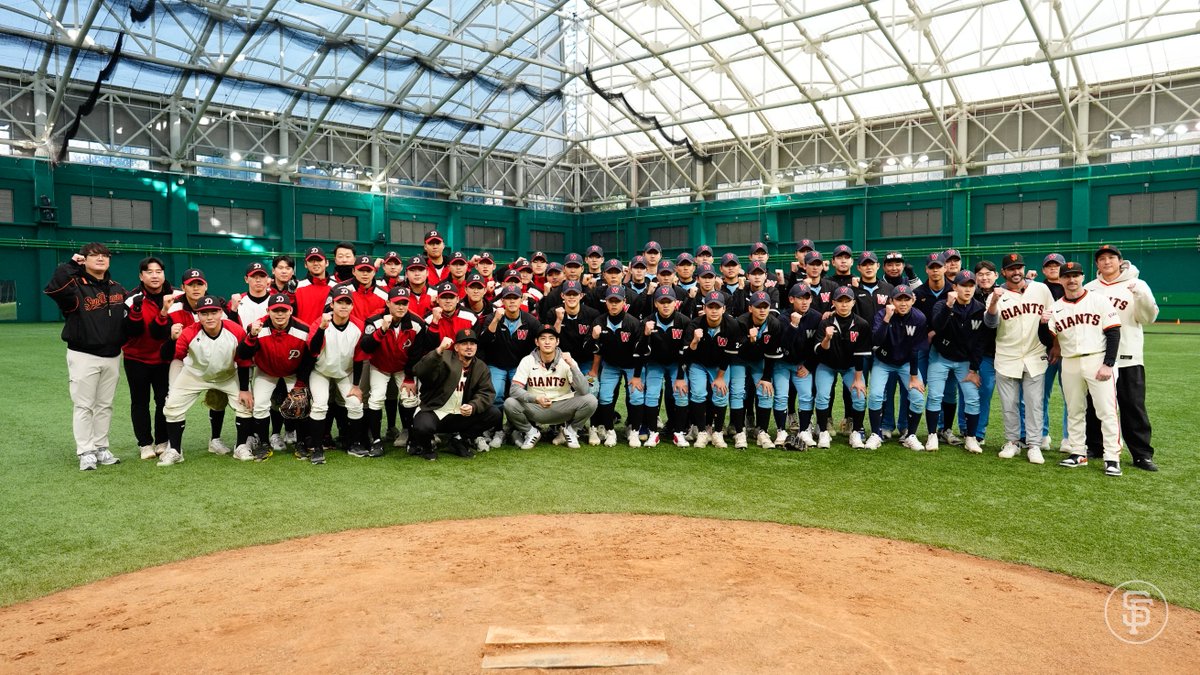 Baseball is a truly global game ⚾🌏
야구는 진정한 글로벌 스포츠입니다 ⚾🌏