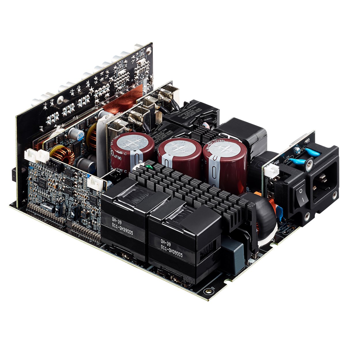 Ces dernières années, les certifications de Cybenetics sont de plus en plus visibles sur les boîtes des alimentations PC. À quoi correspondent leurs différents labels ? 80PLUS existe encore ? Quelles sont les normes environnementales et de sécurité ? On vous dit tout dans UH#11.