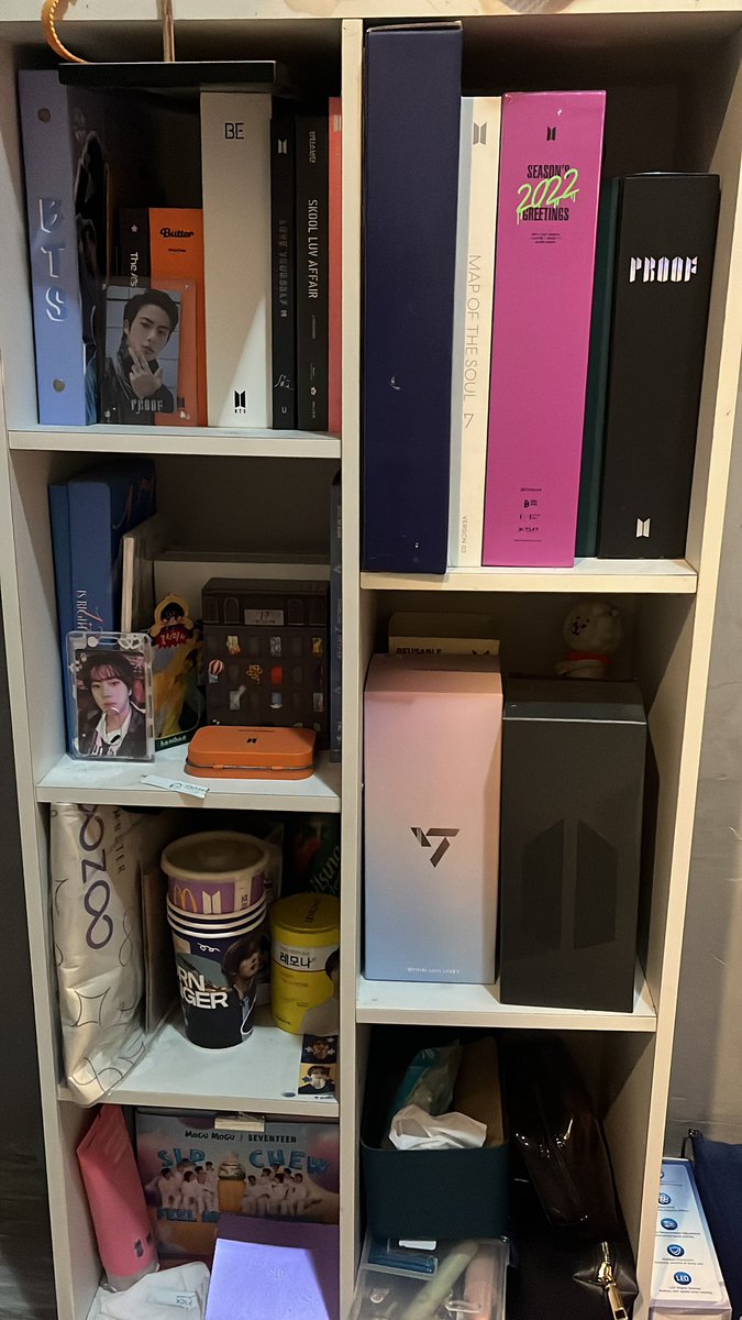 destidest's tweet photo. if gw jual album dan photocard perintilan Kpop gw ada yg mau take gak ya? dm for offer. mostly BTS, Seventeen &amp; NCT dojaejung. reason: udah ga collect lagi :( semua dijamin oriiii https://t.co/NDeEcfarpg