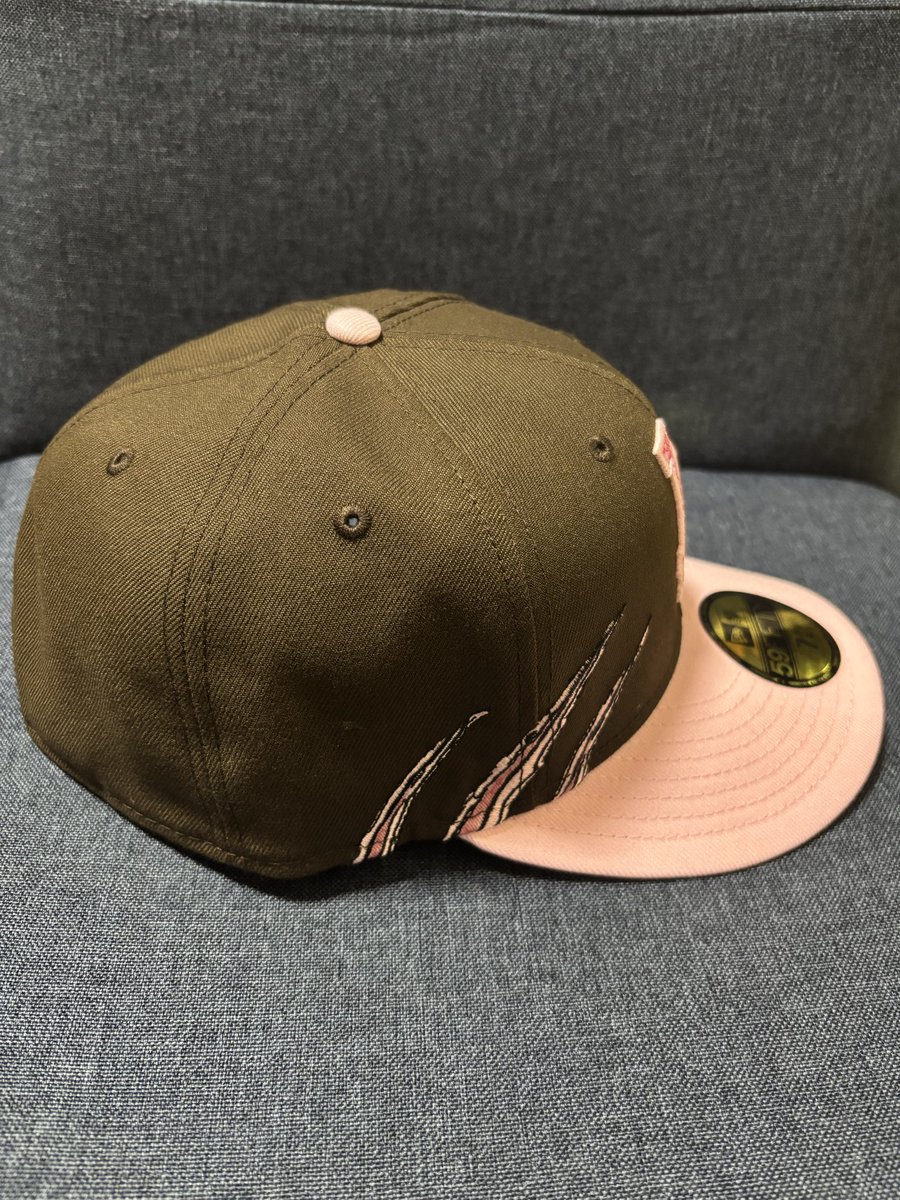 KazutomoNagasa2's tweet image. Brain(脳)モデル🧠
ウォルナッツカラー

#Dodgers 
#LADodgers