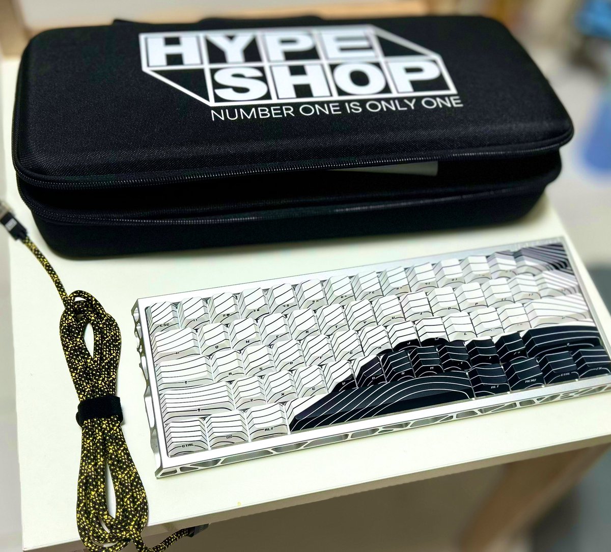 #HYPESHOP #wooting
最上級のwooting 60HE+ V2購入させていただきました！！🥳