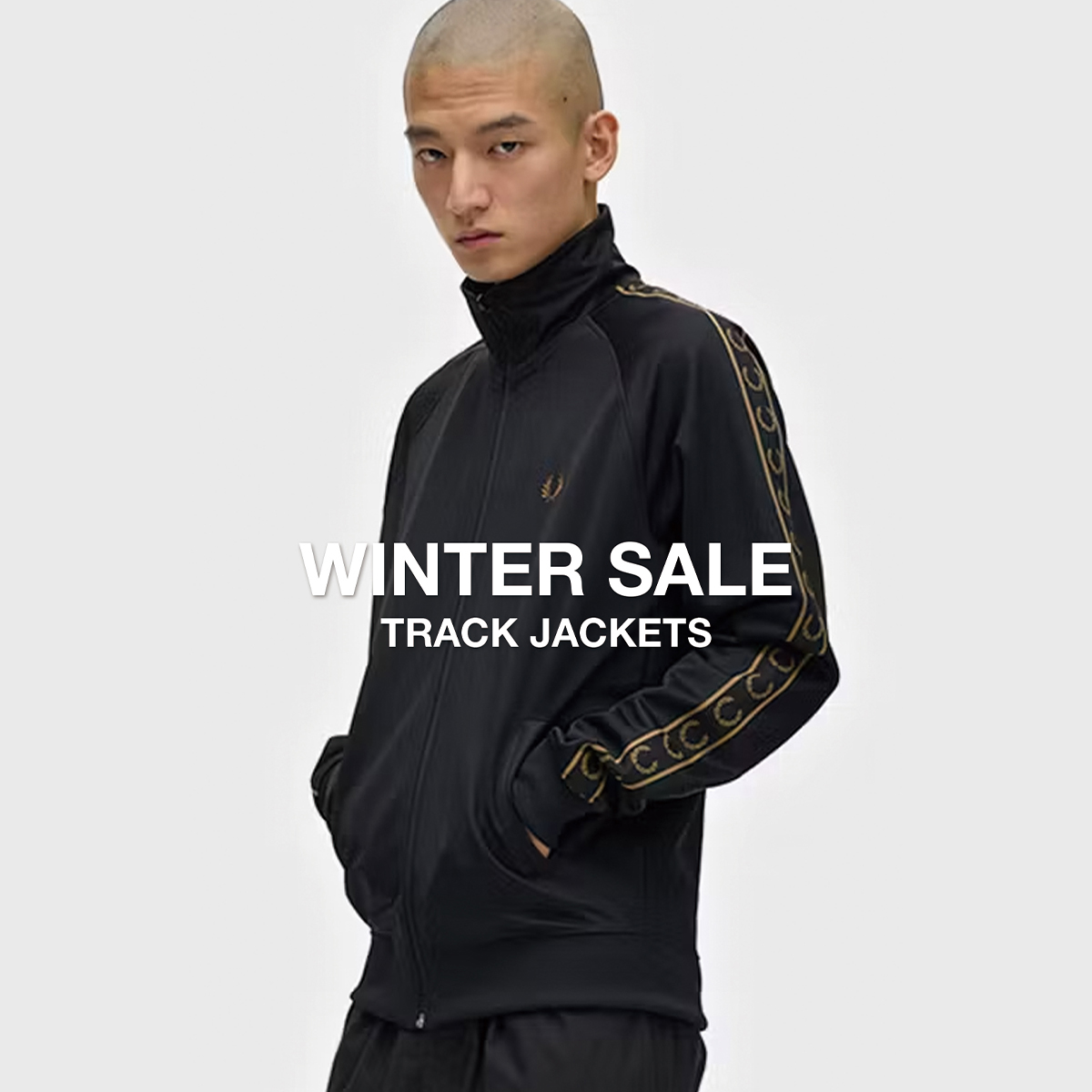 フレッドペリーの定番アイテム、トラックジャケットもセール価格で展開