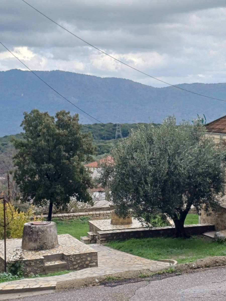 Βροχερή καλημέρα!💦☔️
Χρόνια πολλά σε όλους όσοι γιορτάζουν!🙏🌹