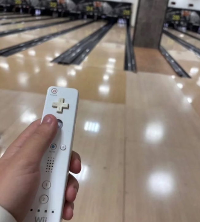 shitpost_2077's tweet image. 