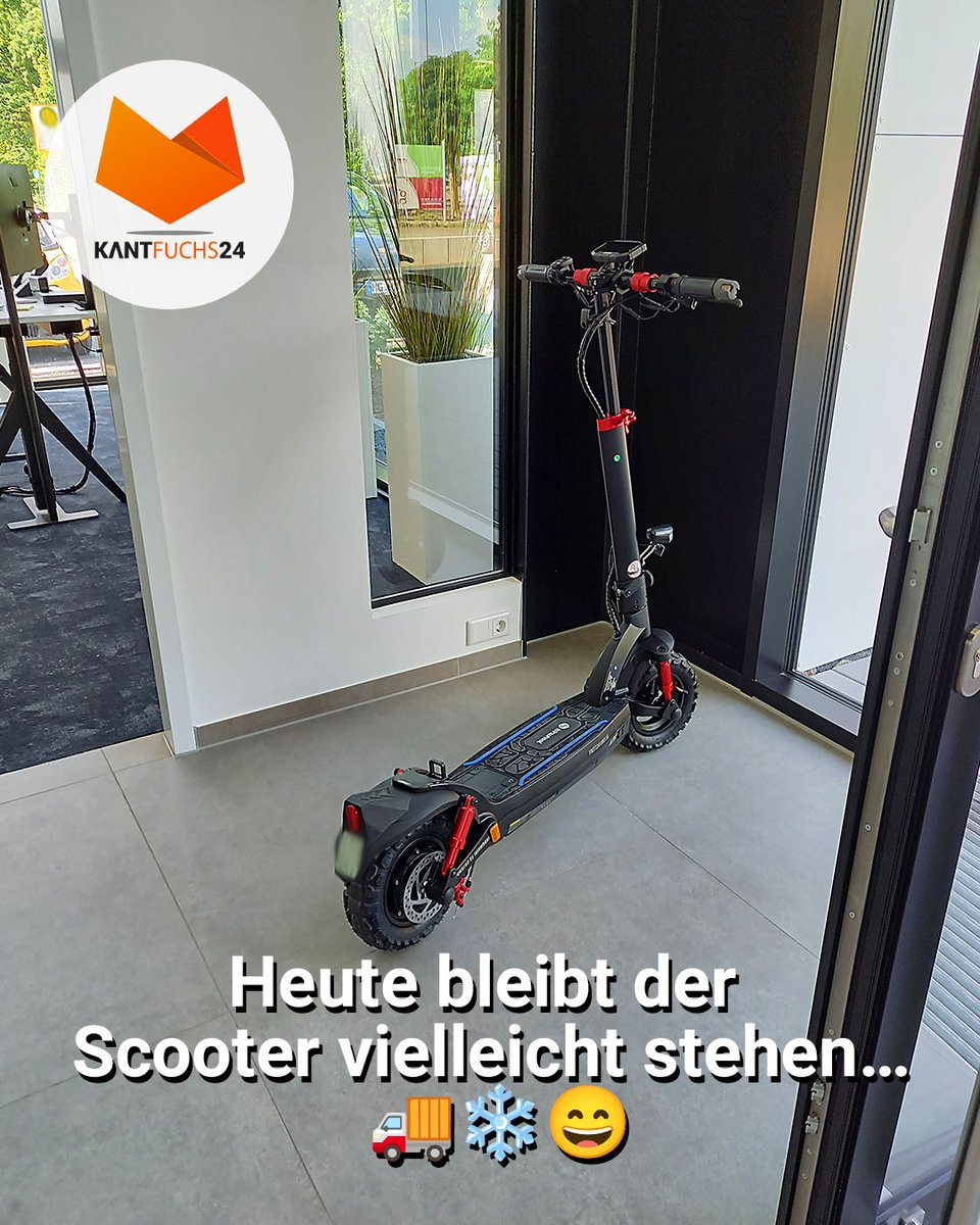 Schlechtes Wetter? Kennen wir nicht bei #Kantfuchs24❄️😎
Ob Sonne, Schnee oder Schneemann – wir produzieren immer.
Damit eure Kundenprojekte in 2–3 Tagen bei euch sind. 🚀
Nur heute bleibt der Scooter vielleicht stehen… unsere Lieferflotte übernimmt. 🚚❄️😄#handwerk #DIY
