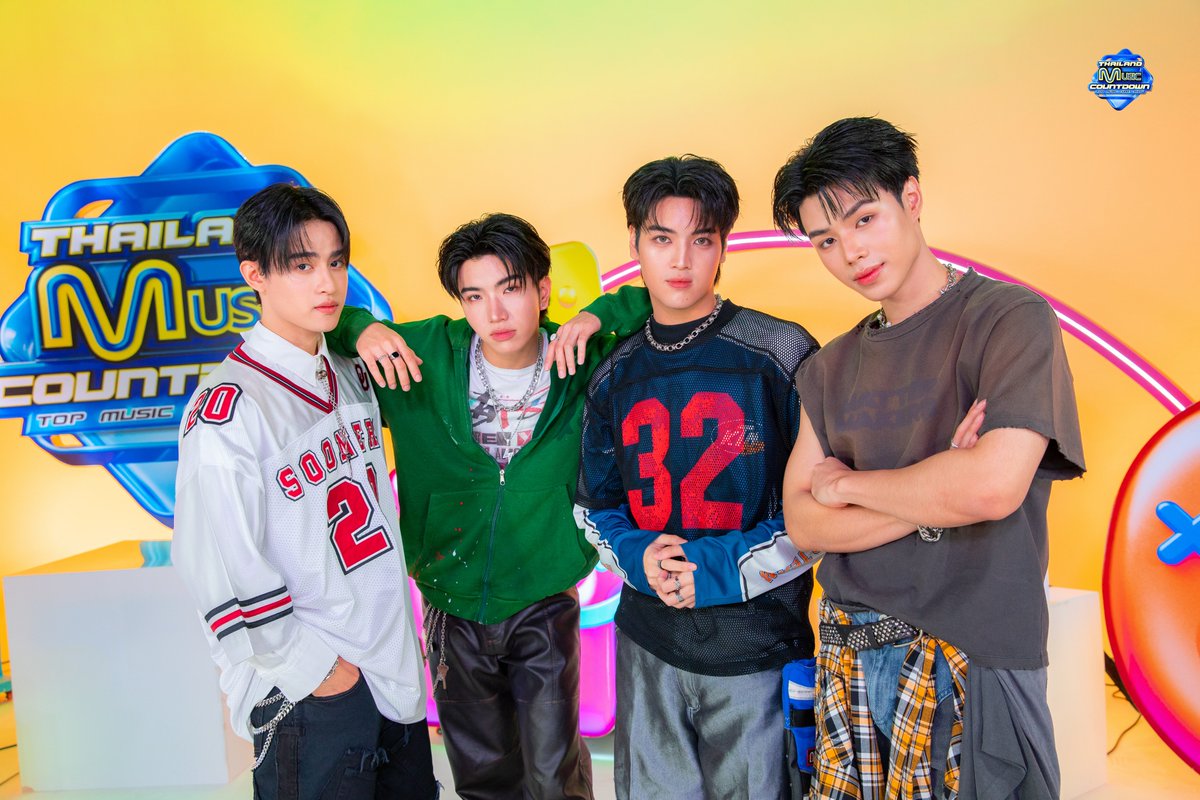TMCcountdown's tweet photo. [𝑷𝑹𝑶𝑭𝑰𝑳𝑬✨] CLO'VER - คนคุ้นคอย (Next To You) | Thailand Music Countdown 

#CLO_VER #คนคุ้นคอยCLO_VER #TMC_EP33 #TMC2025 #ThailandMusicCountdown #TrueCJCreations #Ch3Thailand https://t.co/4VYwQof01t