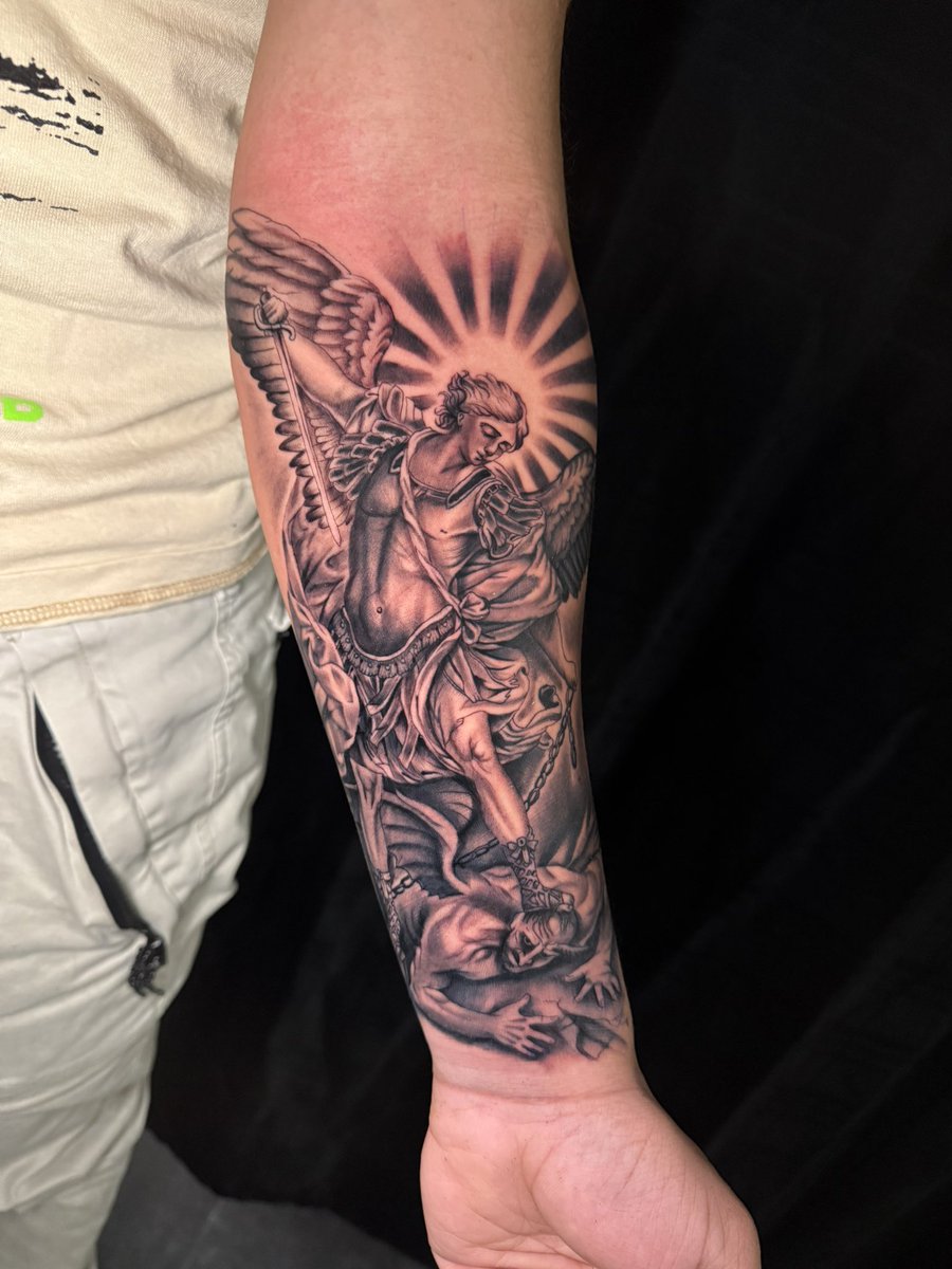 blaksakura's tweet photo. Text 857-233-9797 for tattoo inquiries!
Greater Boston tattoo artist 
#bostontattooartist #latino https://t.co/YjHykth5rt