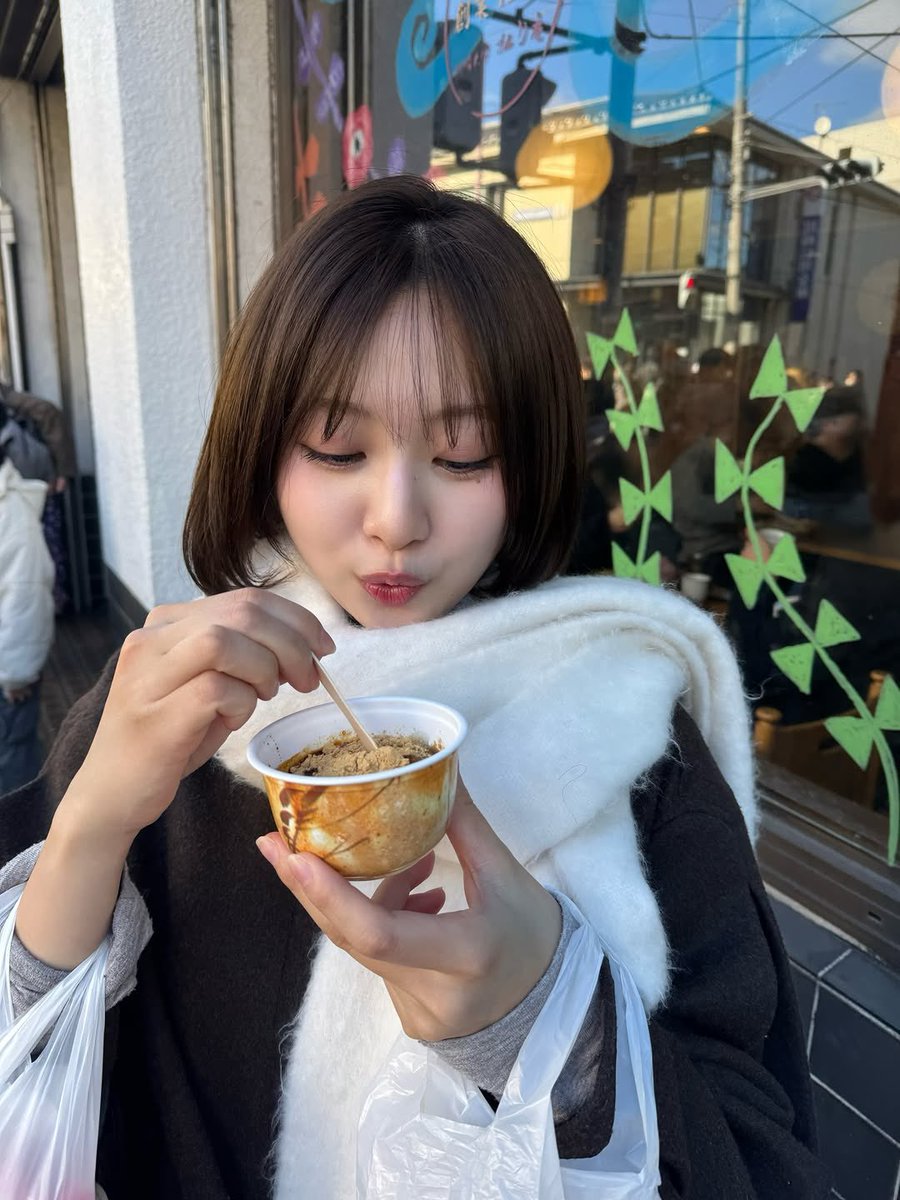 しゃれおばちゃん　☆ 立花 すずめ ぱかライブTV ありがとうございました〜〜✌️(アヤベさんピースを添え