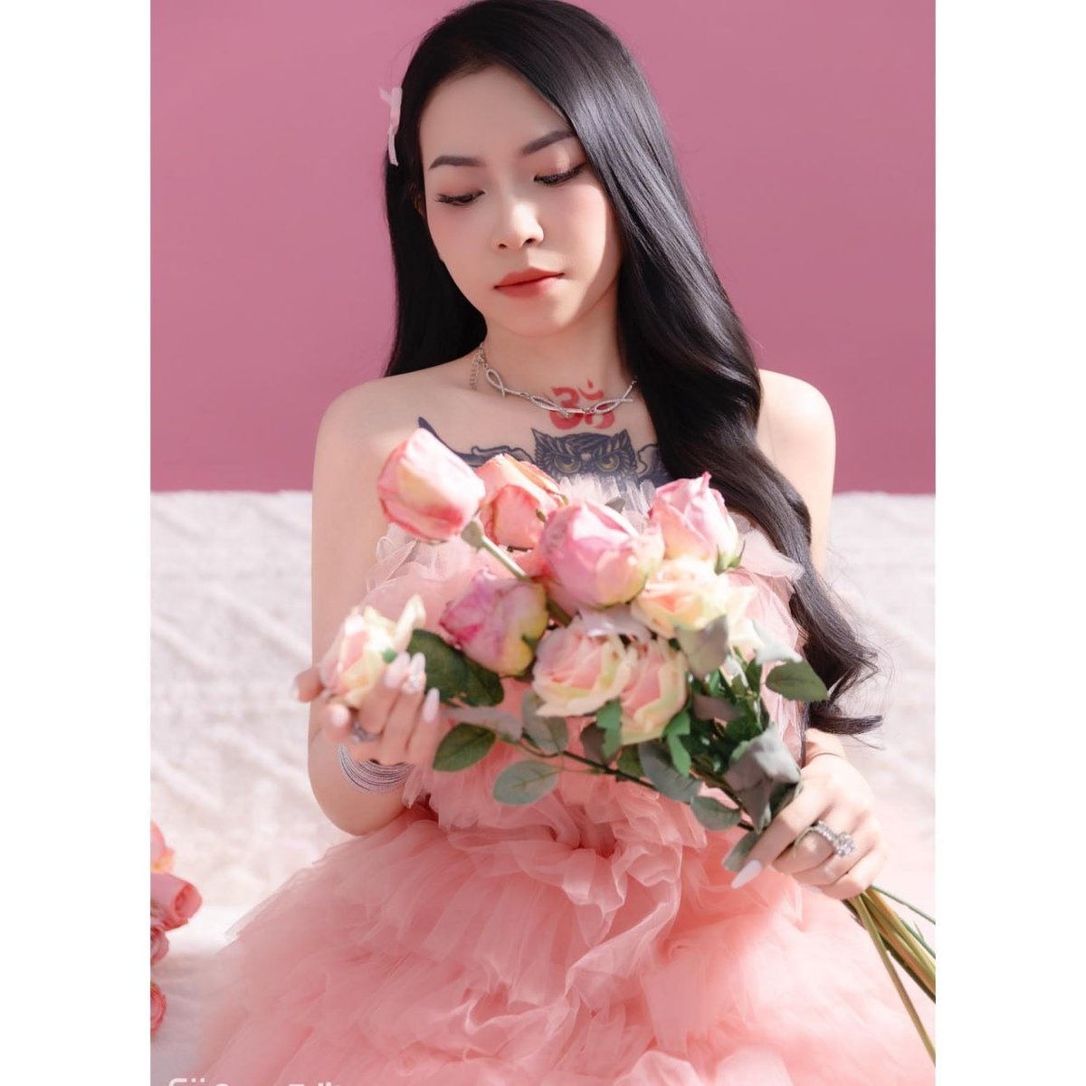 Emsusuk3's tweet photo. “Em thích màu hồng-mong mọi thứ đều màu hồng với em.”🌸 https://t.co/nqHAIcj4Bb