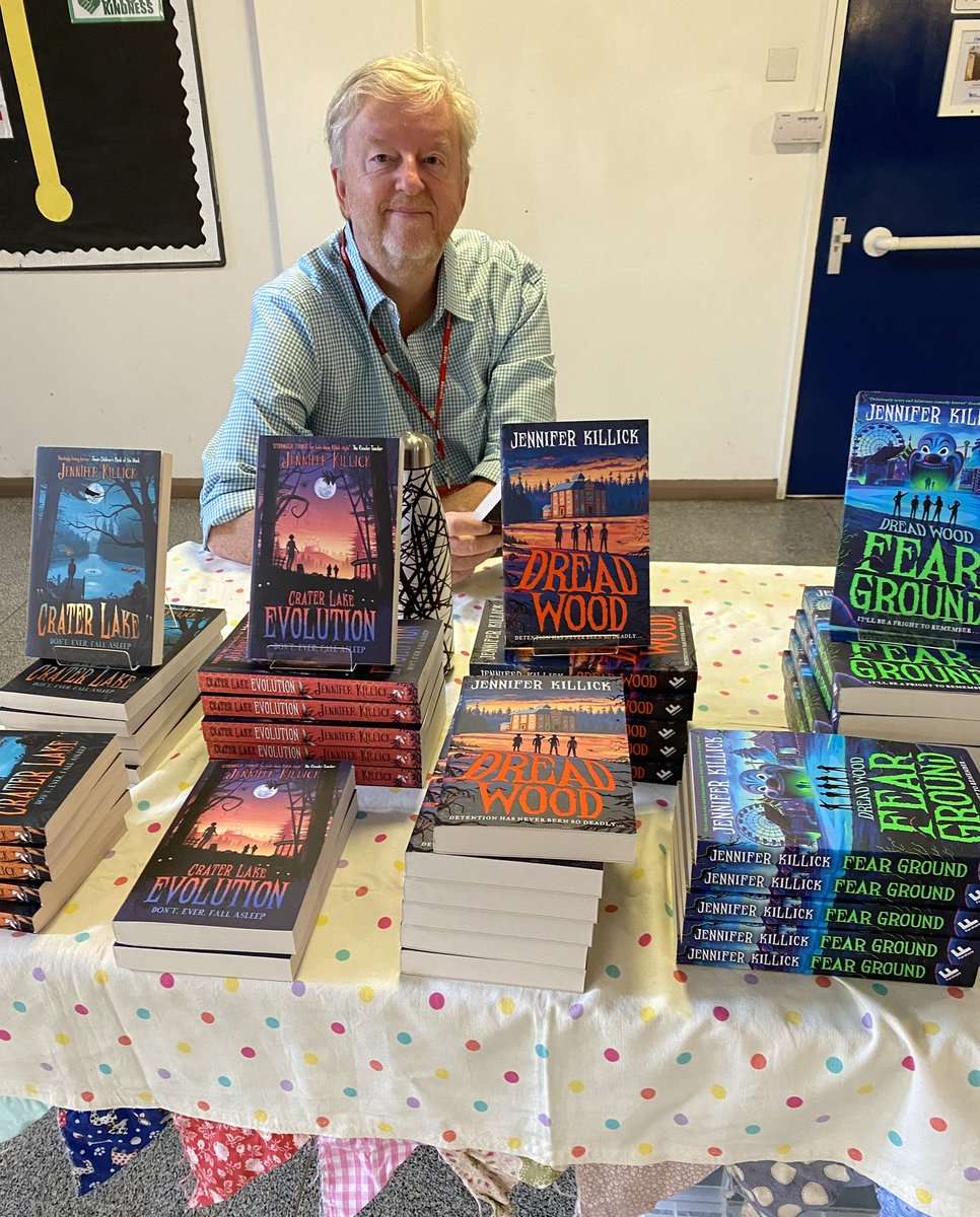 BookwagonUK tweet media