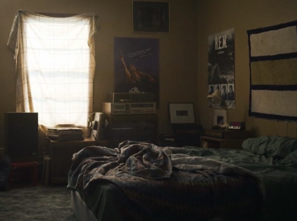 jancysscars's tweet image. it breaks my heart that jonathan’s room doesn’t have curtains he hangs a sheet over the windows