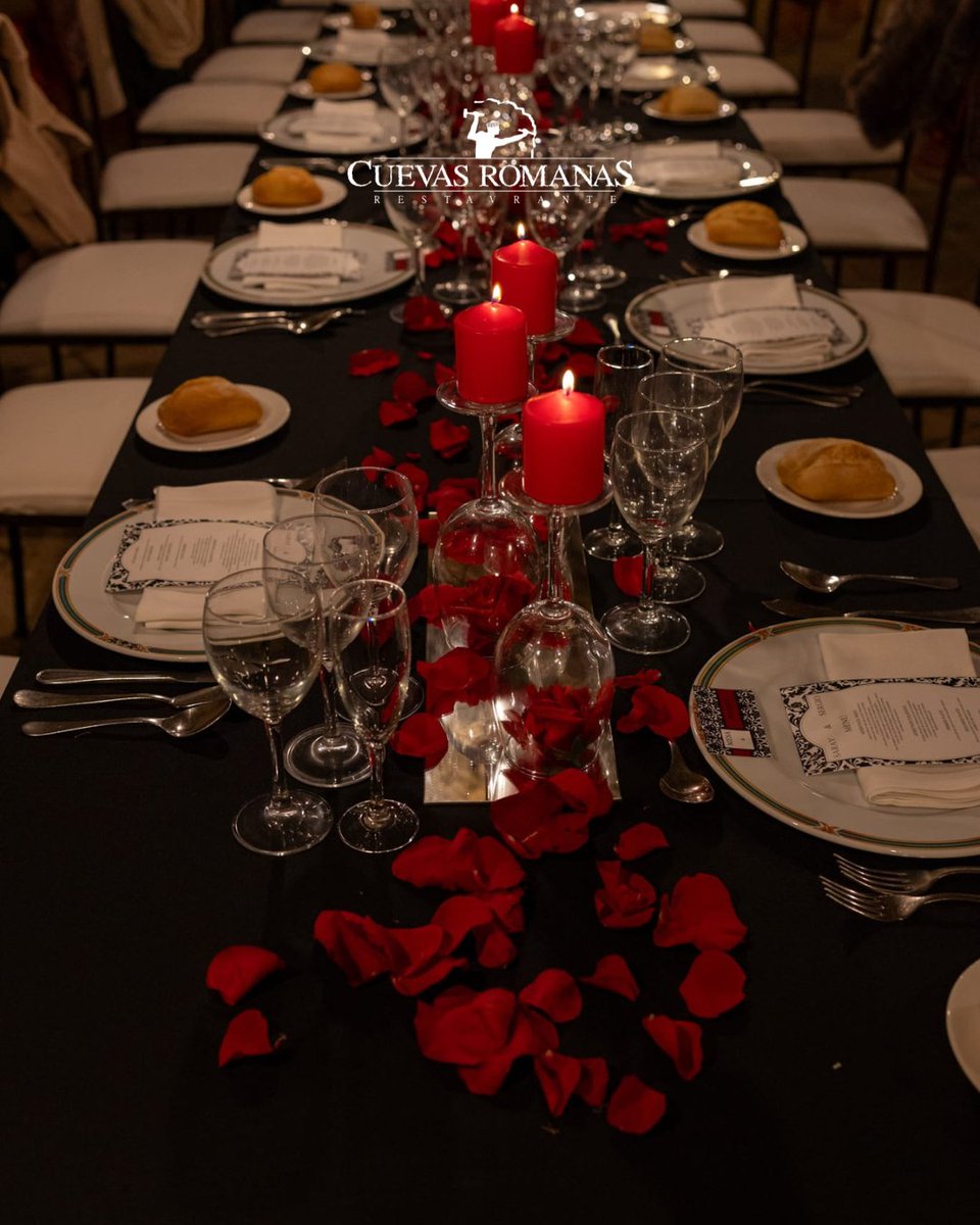 Cuevas_Romanas's tweet photo. En la boda de Saray y Sergio, cada detalle fue personalizado al milímetro para hacer realizar su idea soñada ❤️‍🔥🖤

Gracias a @saray_calabria  y @sergibelgo  por confiar en Restaurante Cuevas Romanas para su día especial 🙏🏻

📸 @javierlaracardador https://t.co/oE1iYQ9nw4