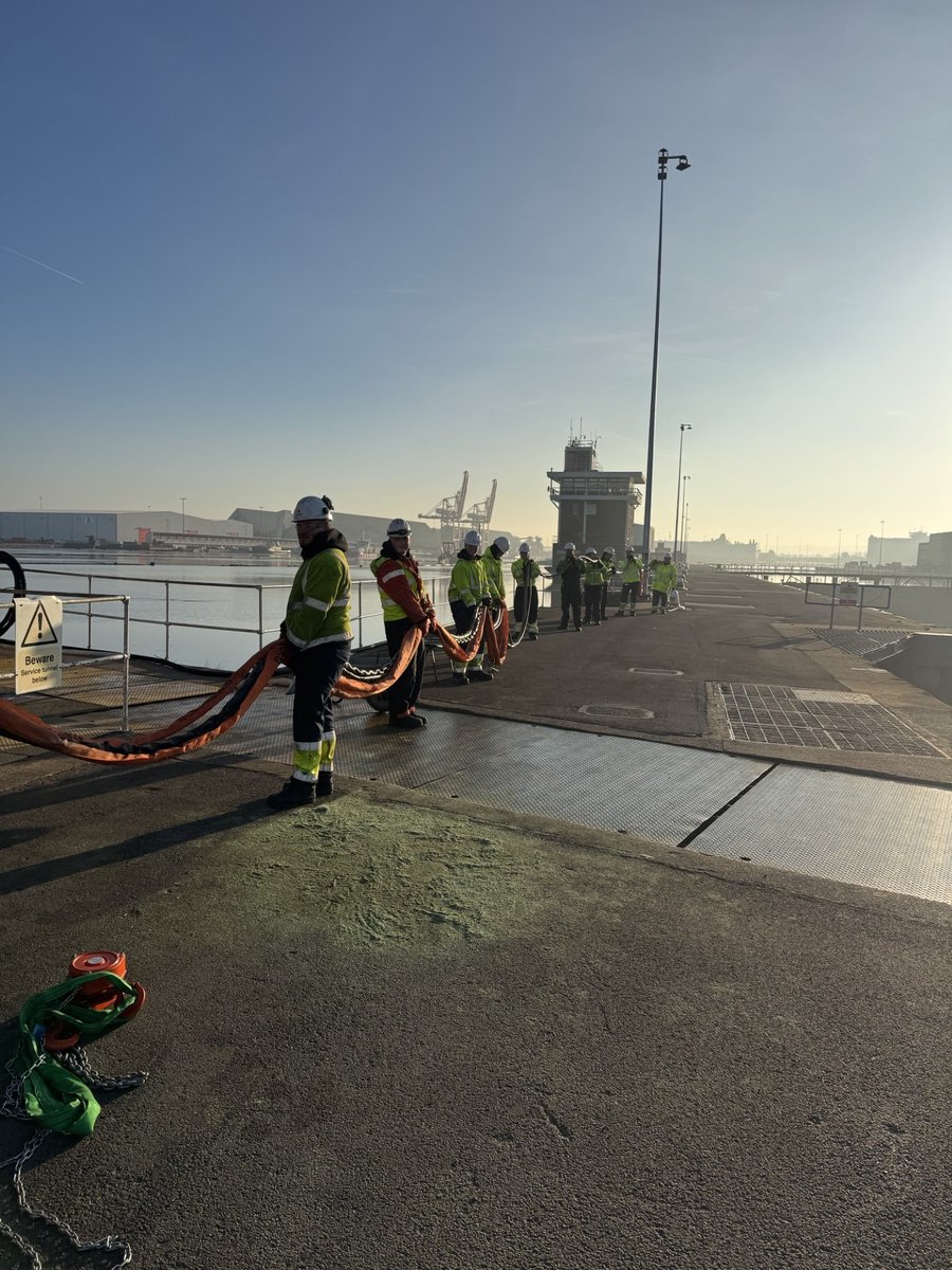 bristolport's tweet photo. Our Electrical and Mechanical Engineering teams came together last week to replace a critical 8-tonne impounding pump, essential for keeping dock water levels safe for vessels.

A big thank you to everyone involved, the collaboration that keeps our port running smoothly! https://t.co/2wx2It87b8