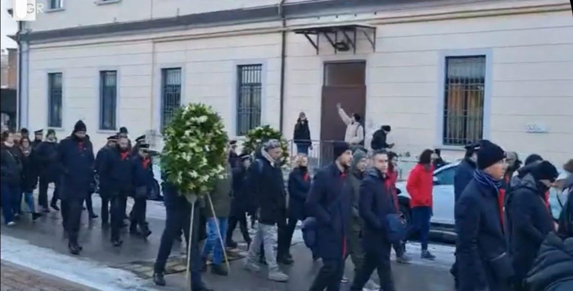 Presidio a Bologna Centrale: la @fitcisl ER e i sindacati dicono basta. Siamo stati in Prefettura per fermare l'inerzia davanti alle violenze su treni e stazioni. Mobilitati nel nome di Alessandro Ambrosio: la sicurezza è un atto di giustizia. Nessun passo indietro.