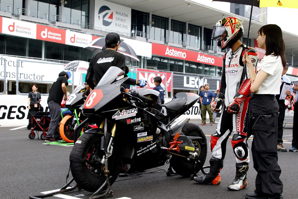 えいき tweet media